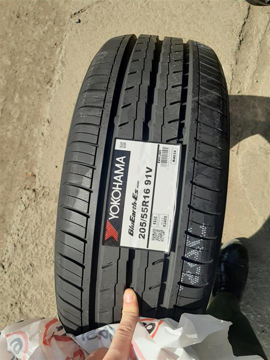 215/60 R16、YOKOHAMA BluEarth-ES 32、2023年 Купить Летние шины Yokohama BluEarth ES32 215/60 R16 99V в